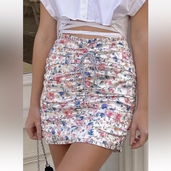 NWT For Love & Lemons JULIET FLORAL RUCHED SKIRT - Picture 3 of 14